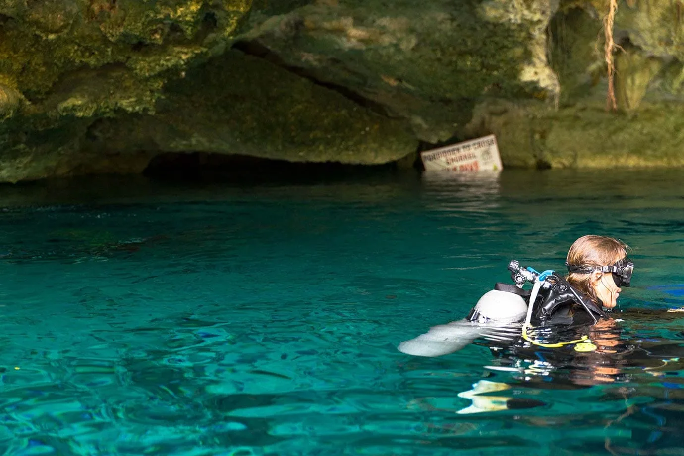 Preparing to dive at Dos Ojos