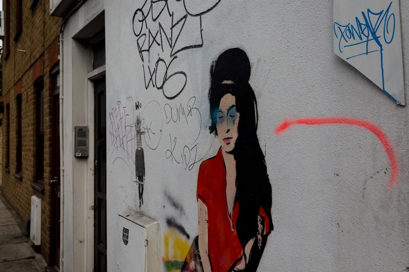 Amy winehouse street art camden london bambi stencil