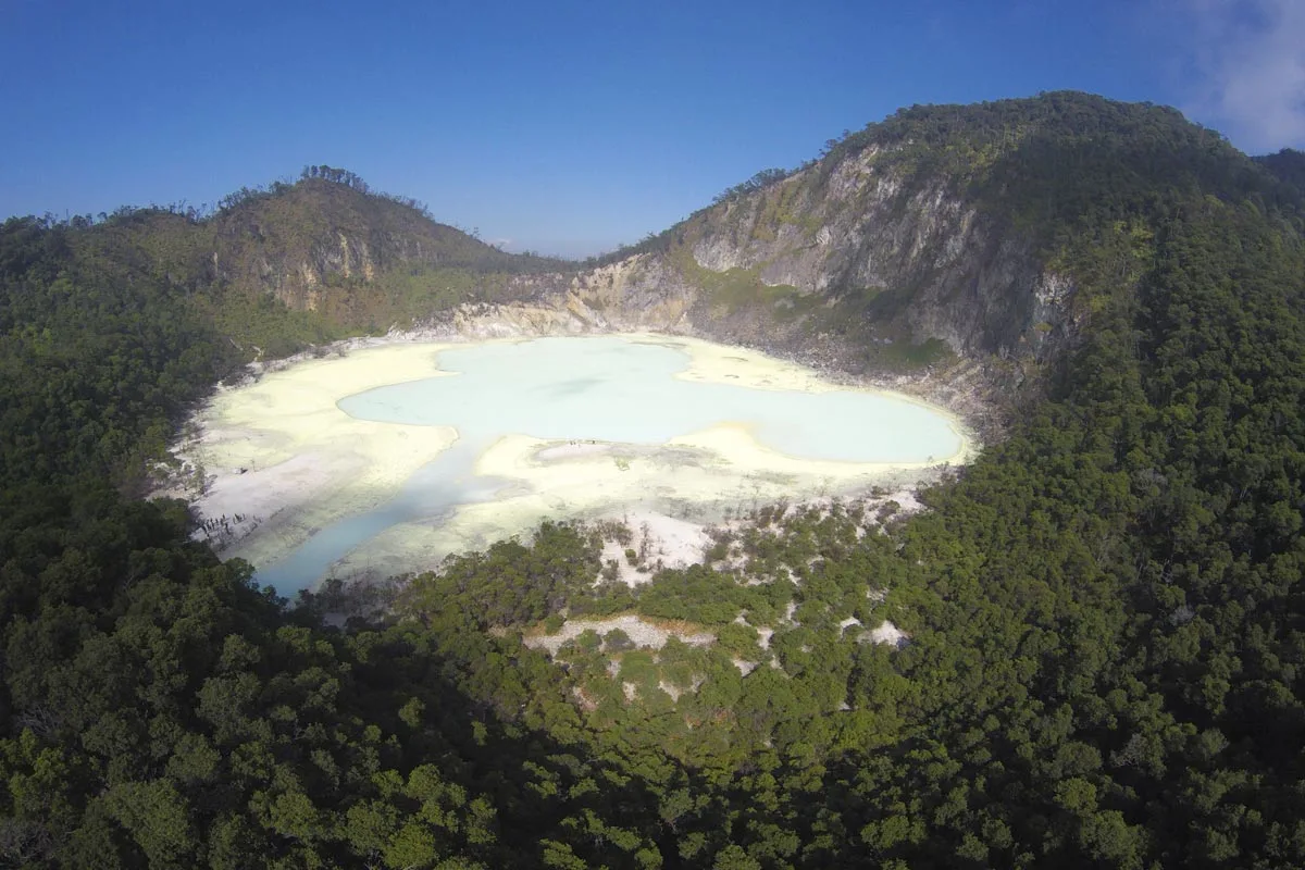 White crater, Bandung