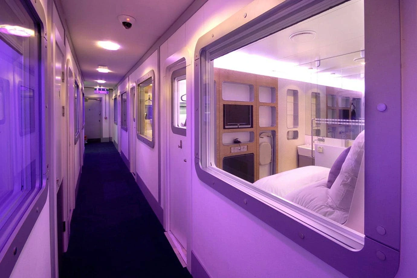 yotel gatwick premium cabin