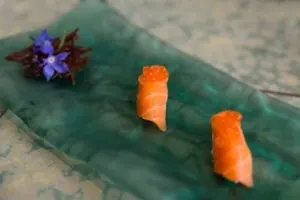 Cauliflower and salmon sushi with cod roe