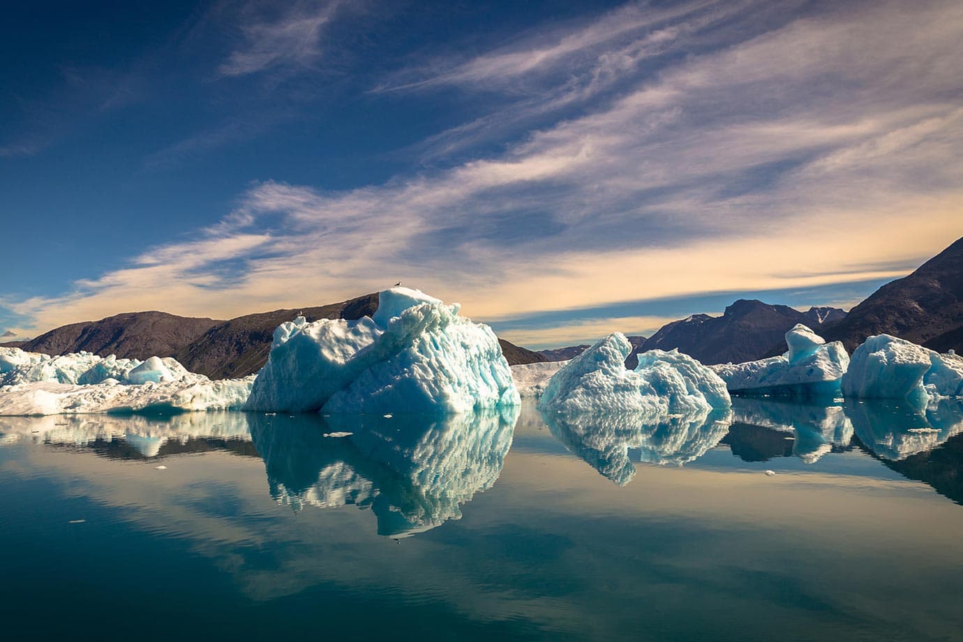 Icebergs in Greenland: Breathtaking photos show their true beauty