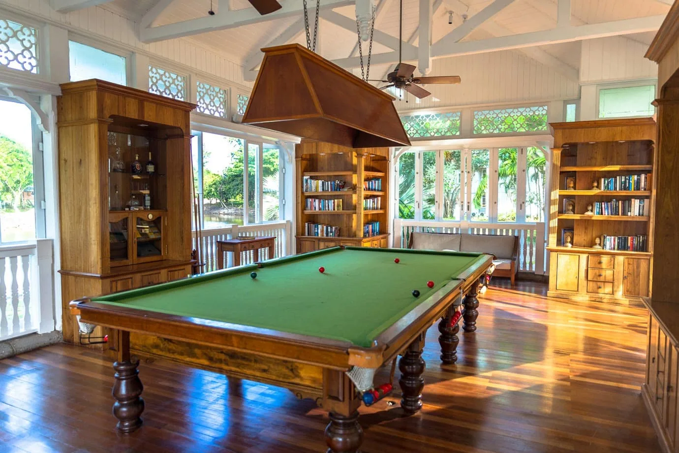 Snooker table at Heritage le Telfair