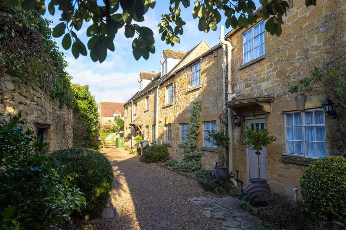 holiday cottages in the cotswolds