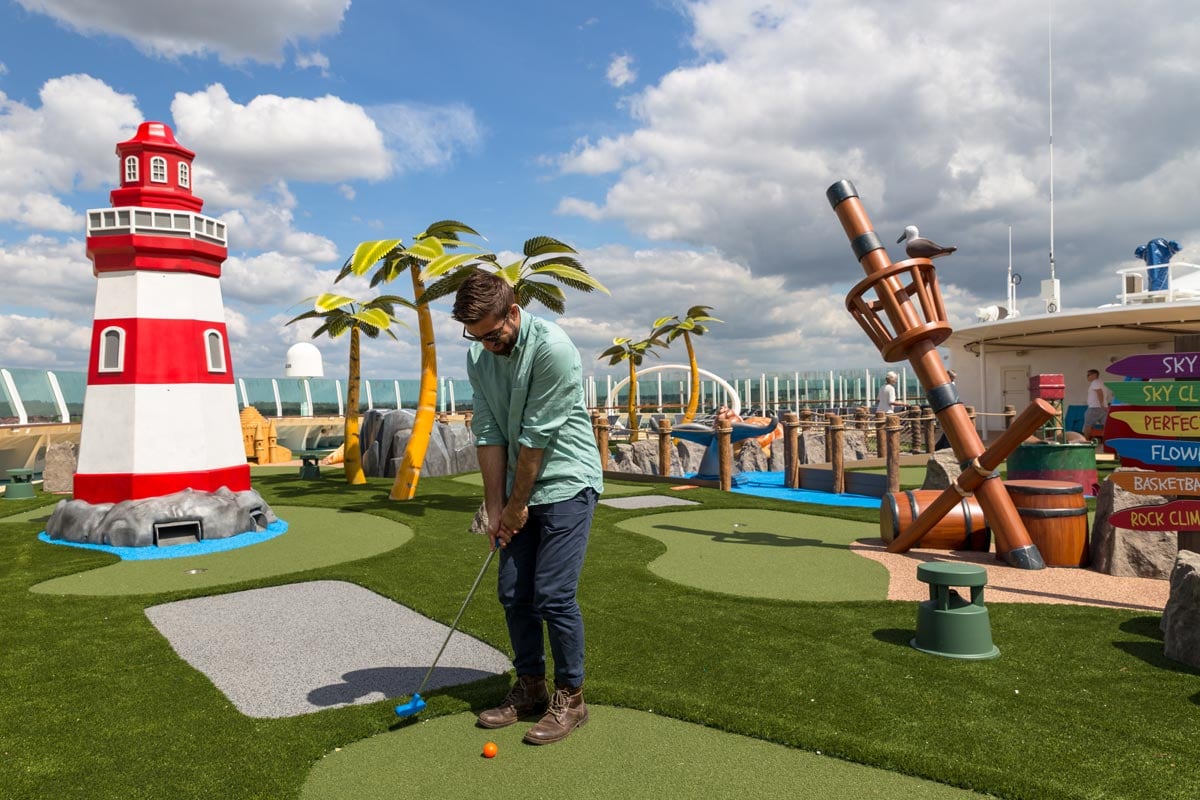 Golf Independence of the Seas