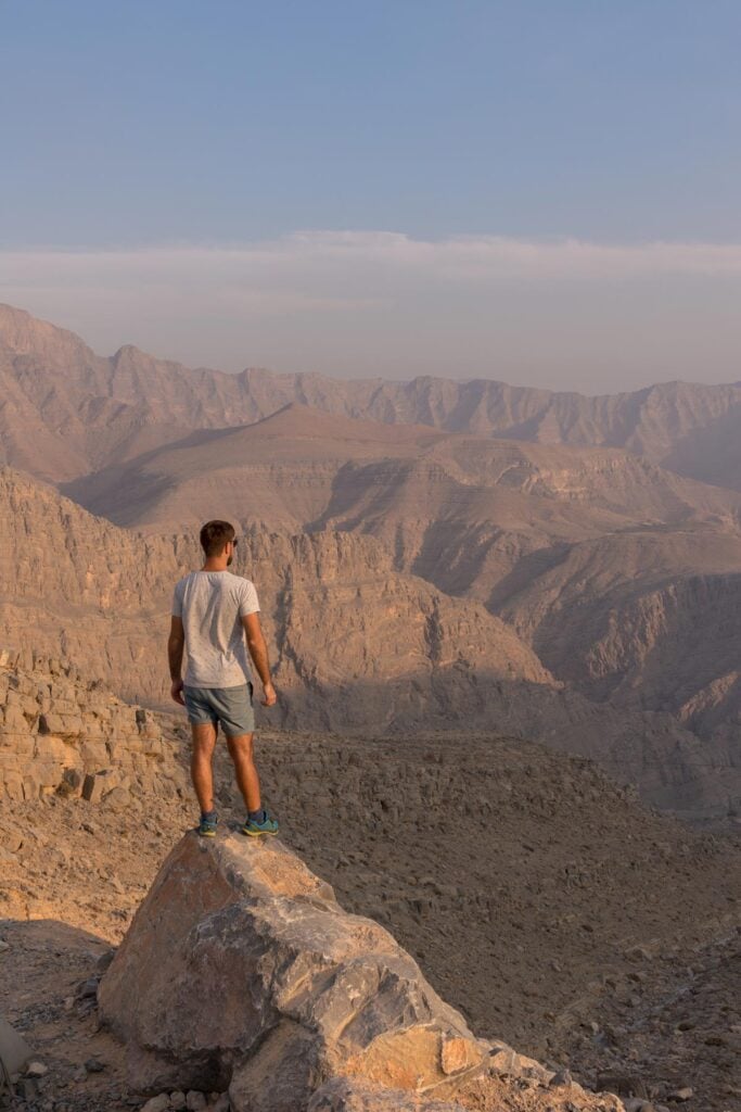 how many days do you need in the uae