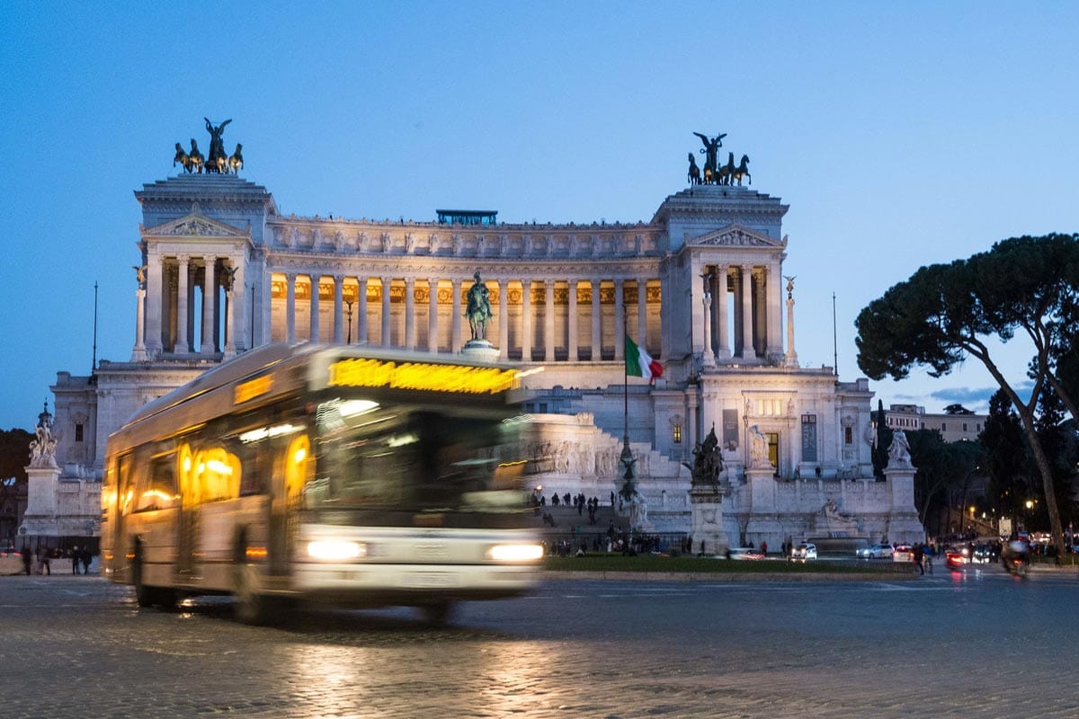 bus in rome