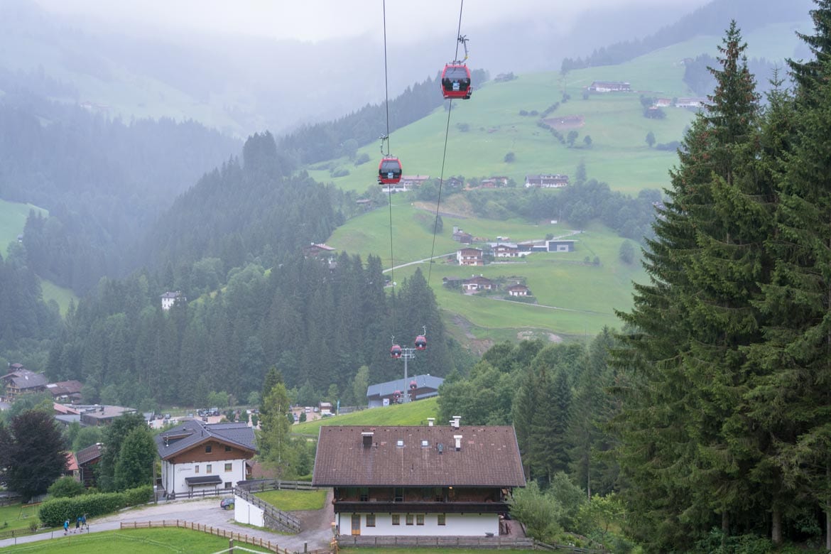 hiking in auffach