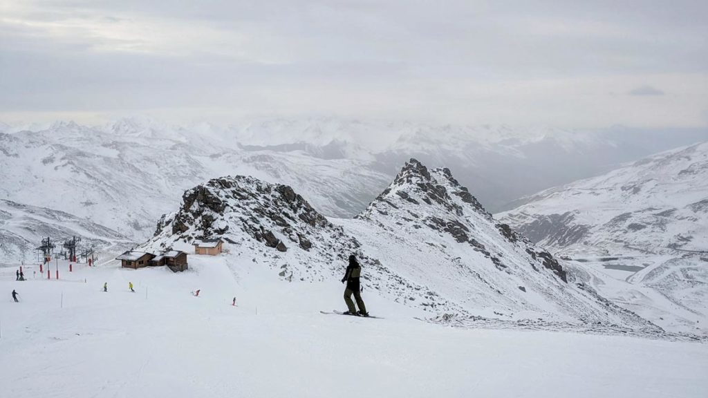 Guide to Ski Hire in Val Thorens (Plus Intersport Discount Code!)