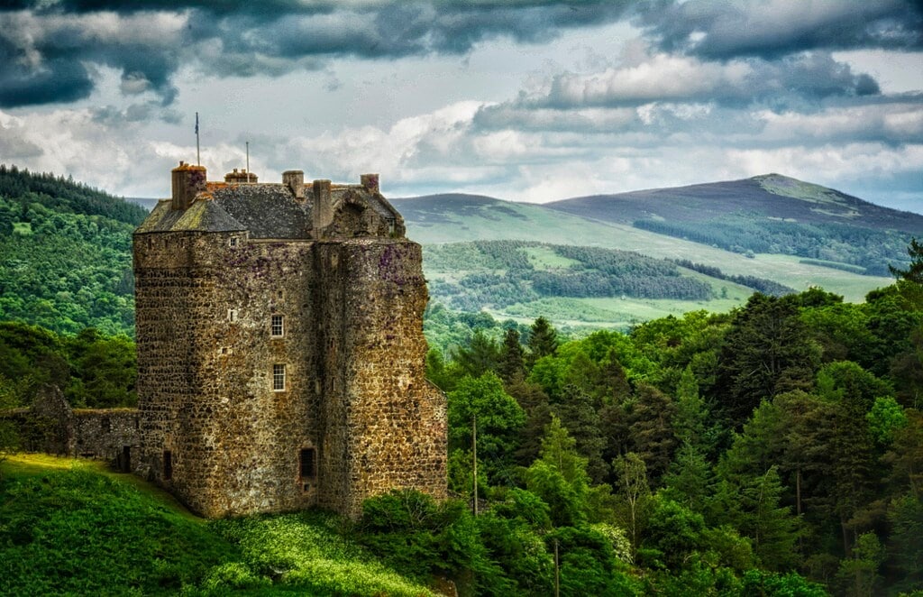 castle in scotland