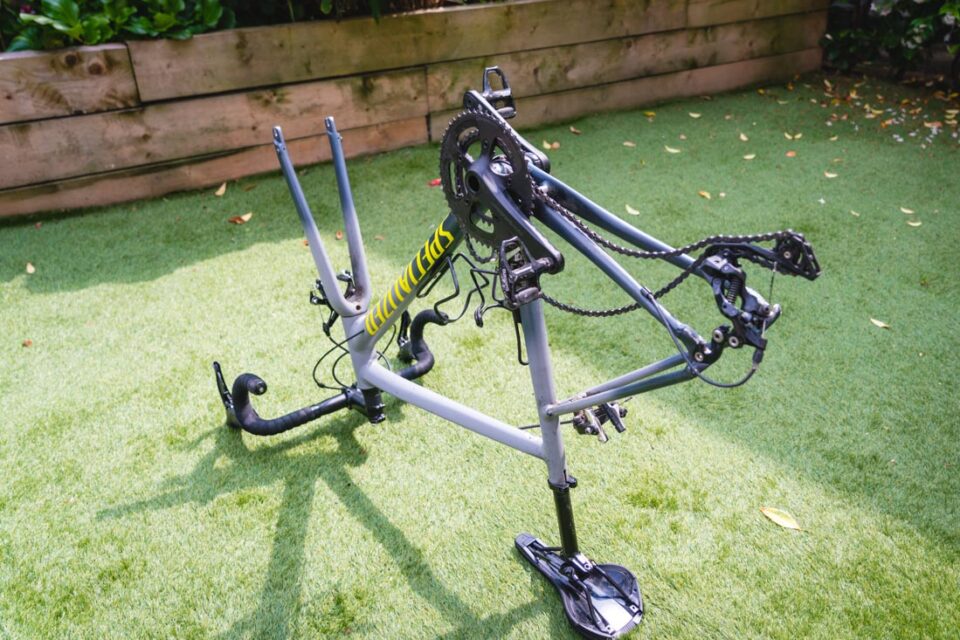 How to Change a Road Bike Tire for Beginners (2024 Guide)