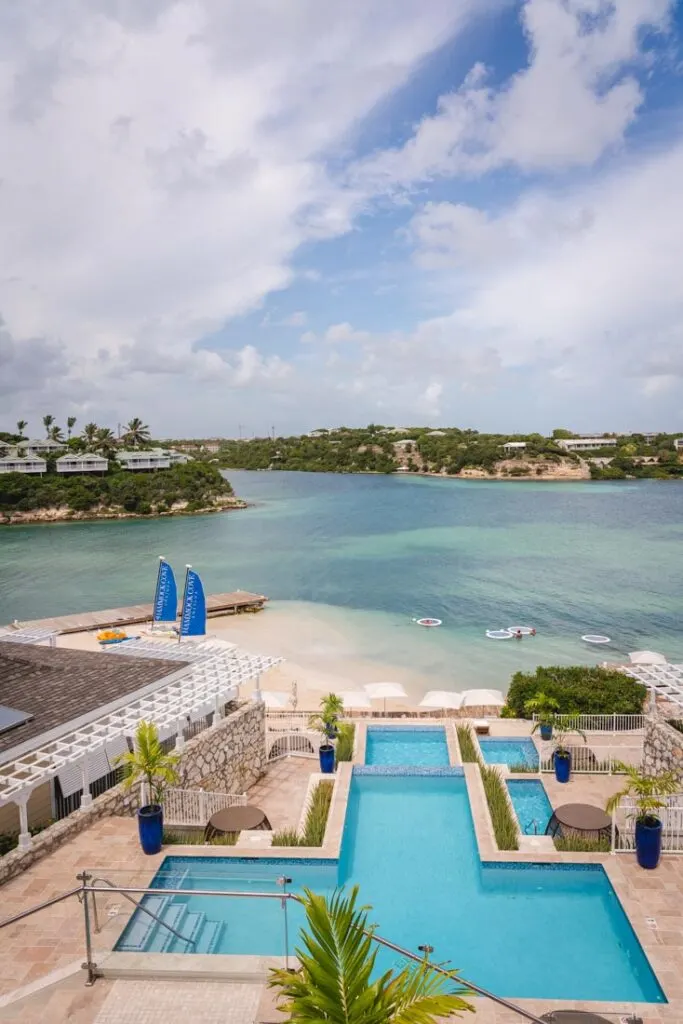 swimming pool at hammock cove