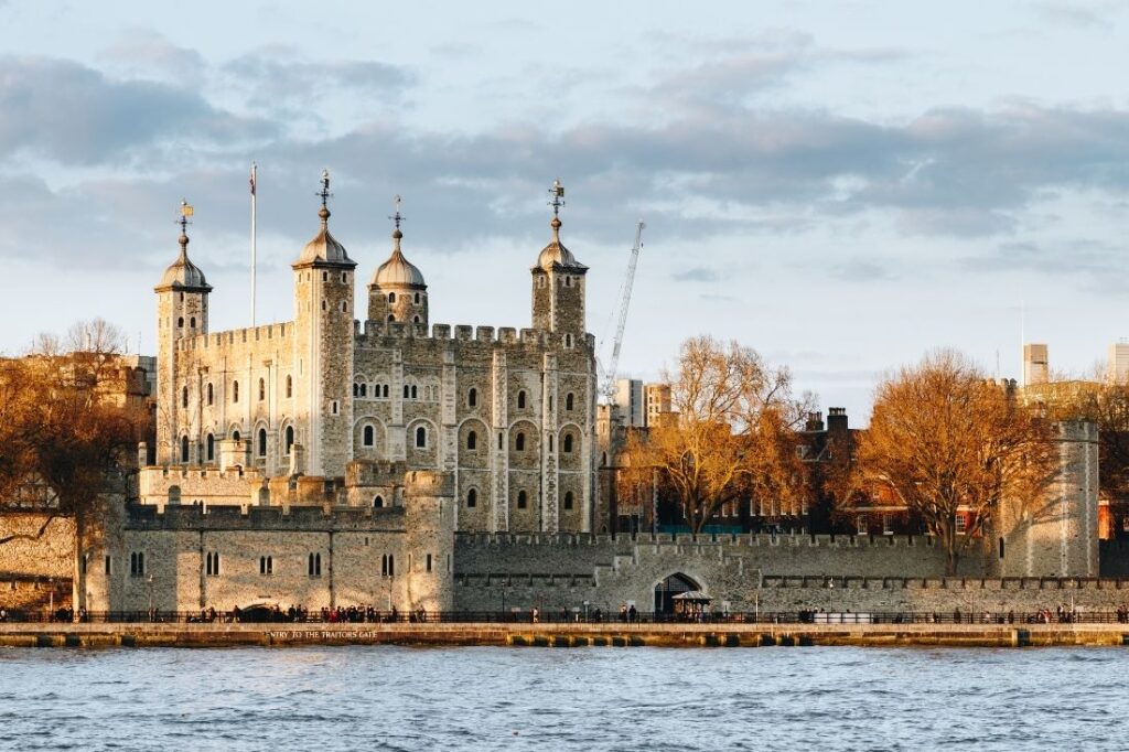 tower of london guide