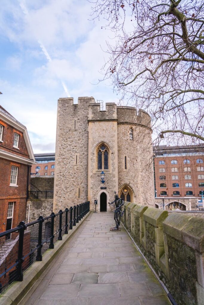 yeoman warder tour