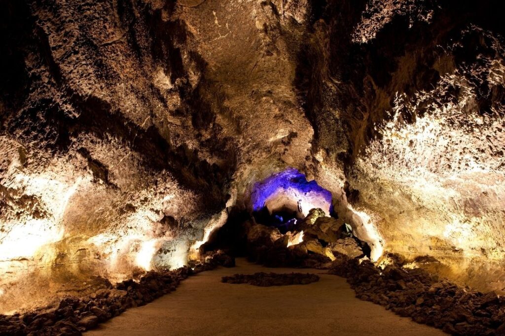 cueva de los verdes precio