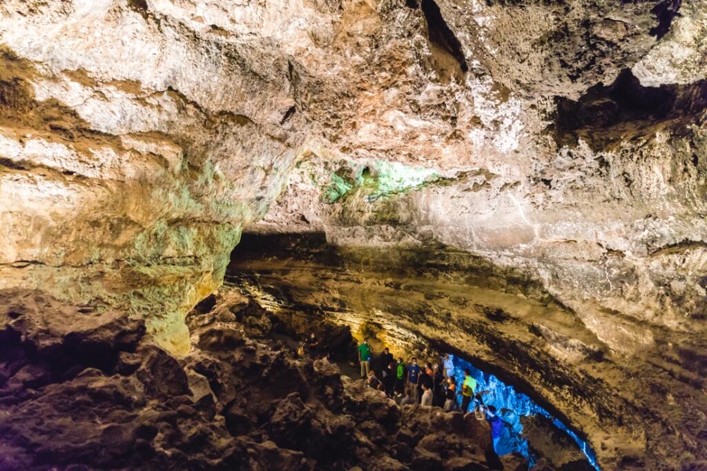 guide to cueva de los verdes