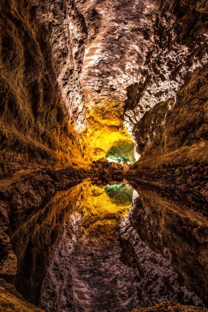 how to visit cueva de los verdes