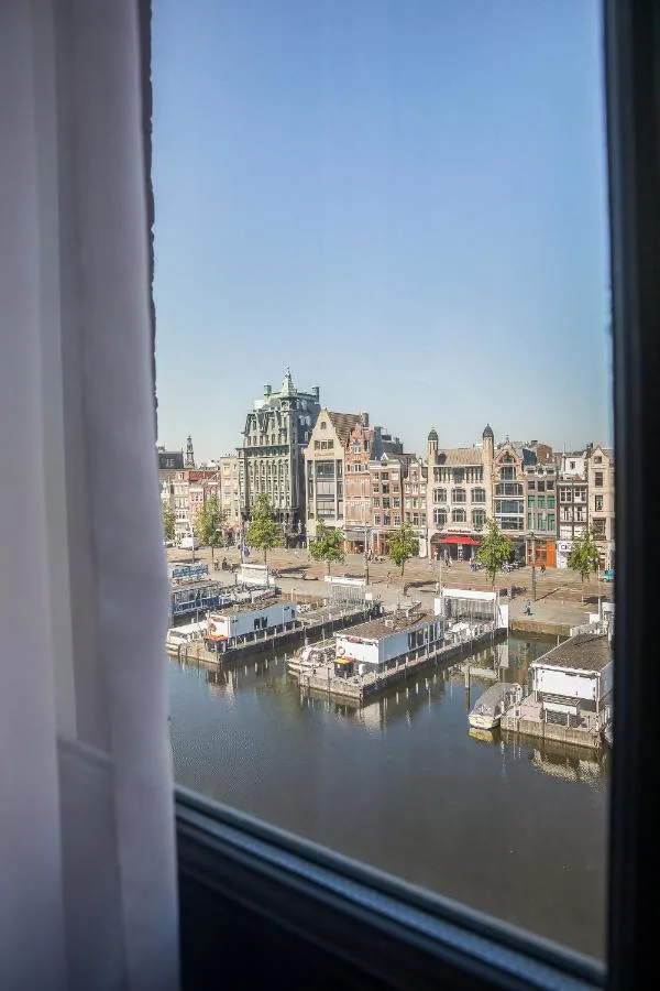 hostels in amsterdam