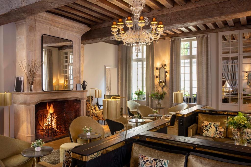 luxury hotels in paris