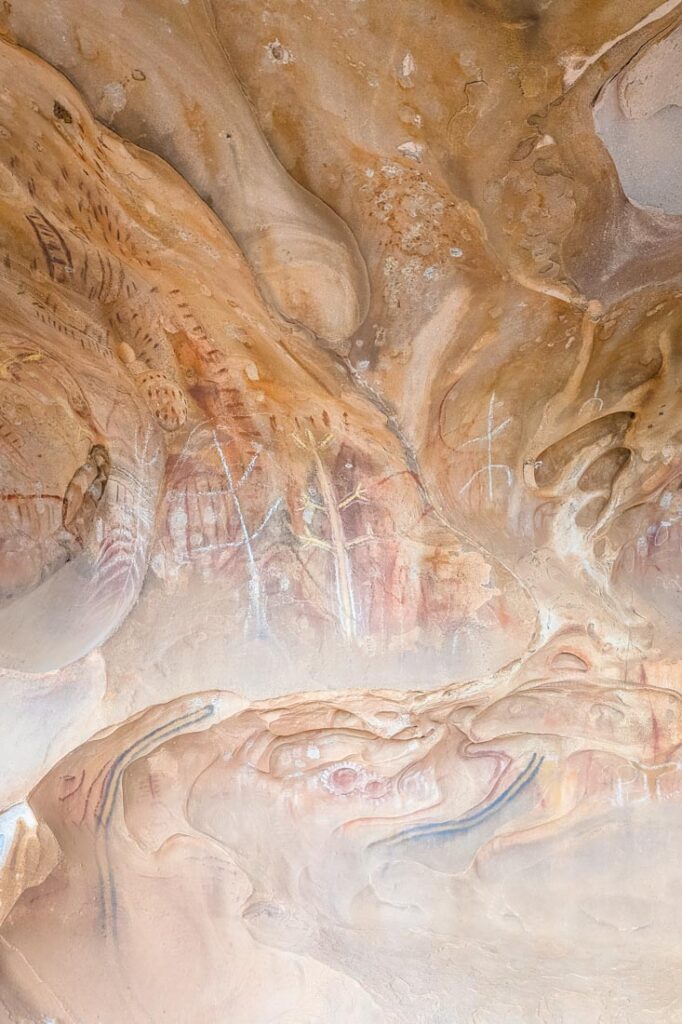 aboriginal cave paintings australia