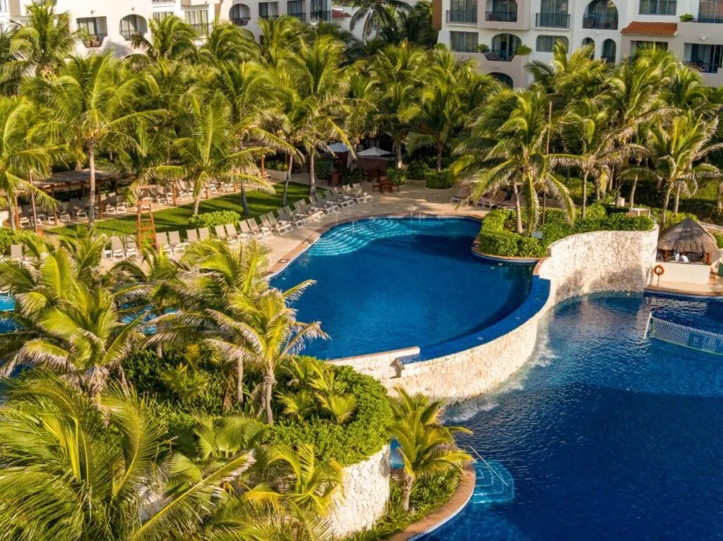 luxury hotels cancun