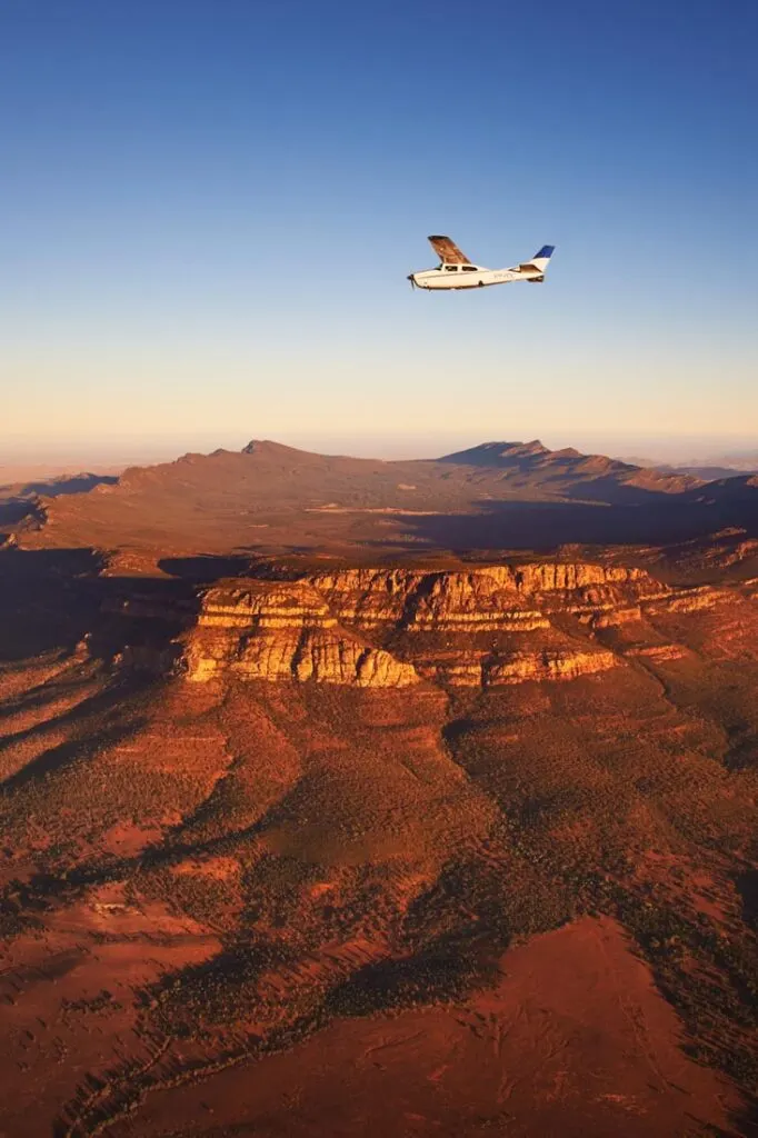 wilpena pound scenic flight