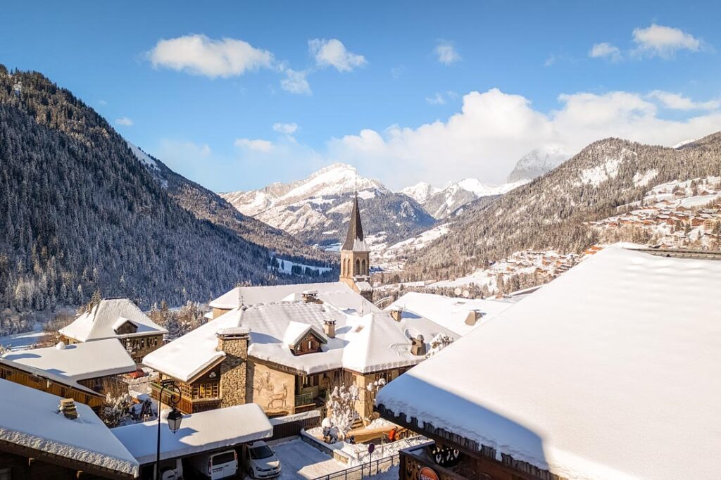 skiing in chatel