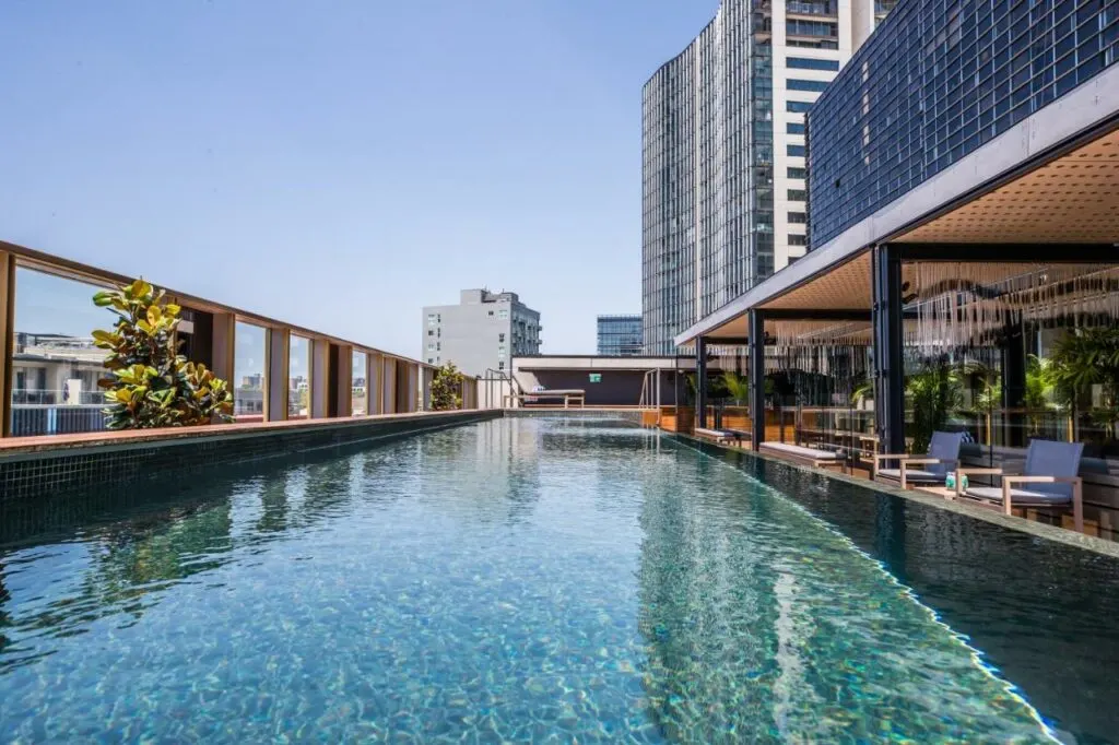 hotels with swimming pools sydney
