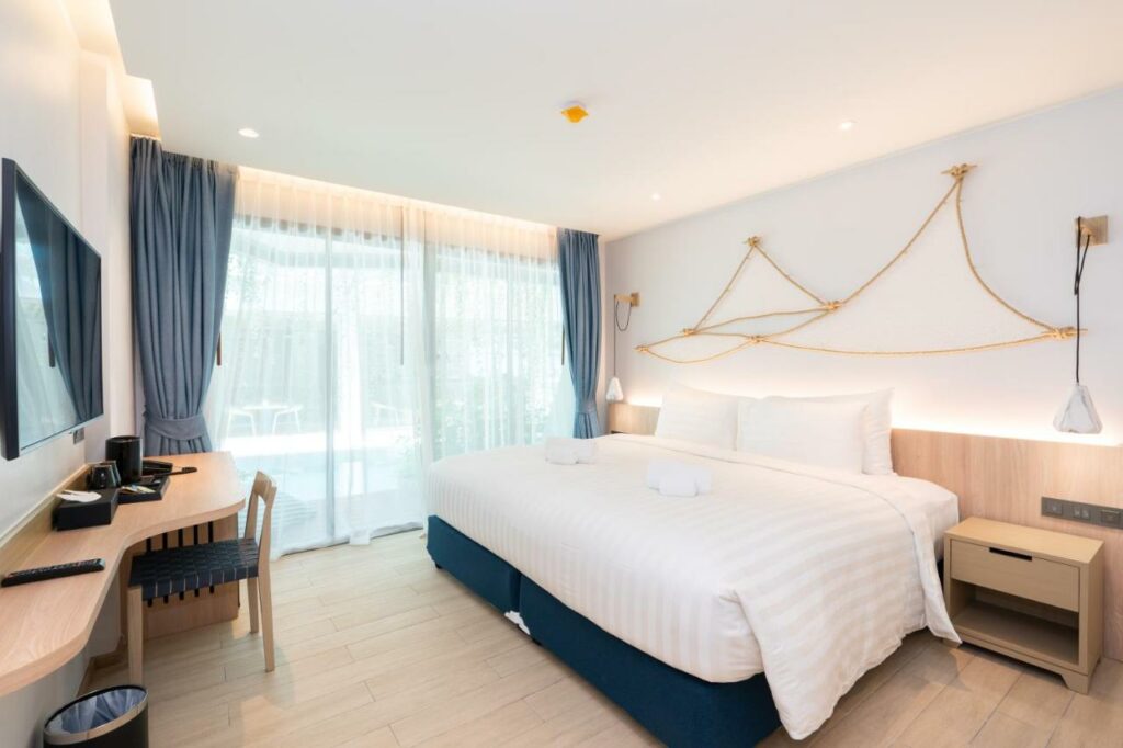 Panwaburi Beachfront Resort 2
