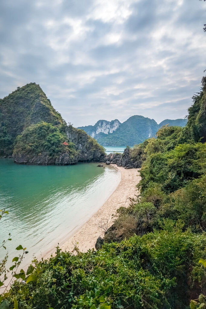 how to visit halong bay