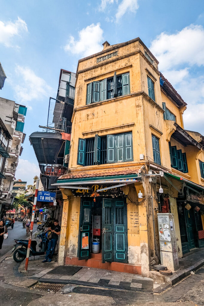 where to stay in hanoi