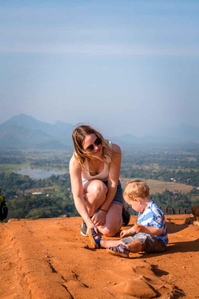 can you travel with kids to sri lanka