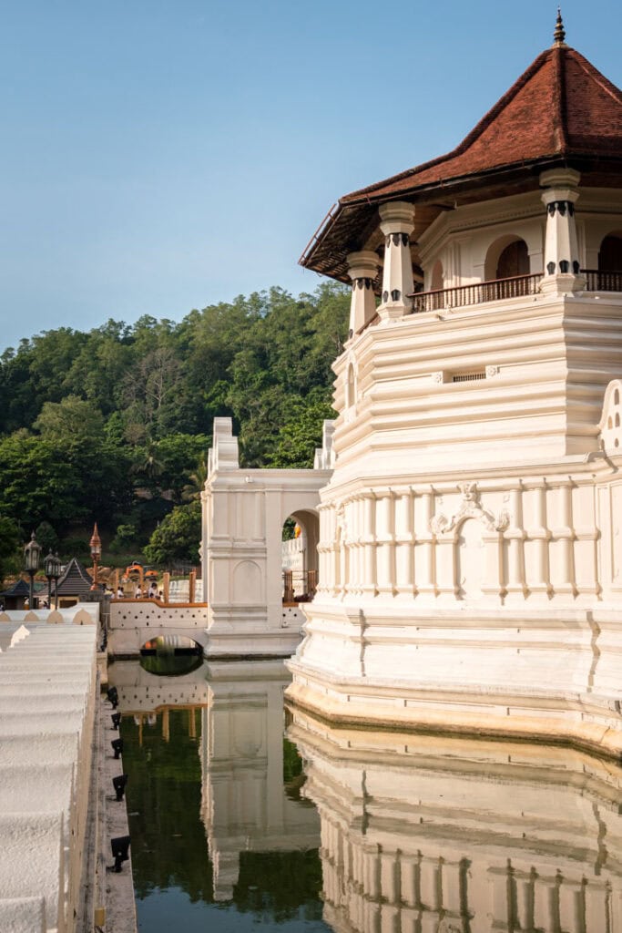 temple of the sacred tooth relic