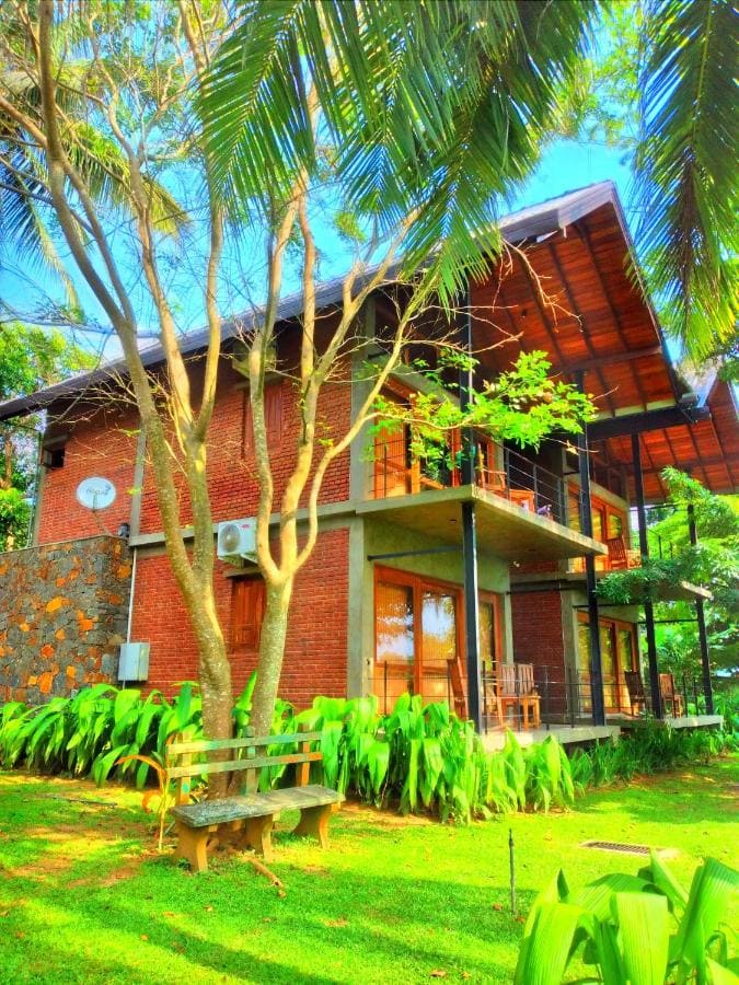 udawalwe hotel
