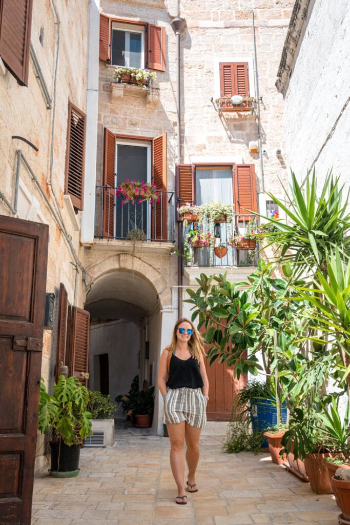 walking around monopoli