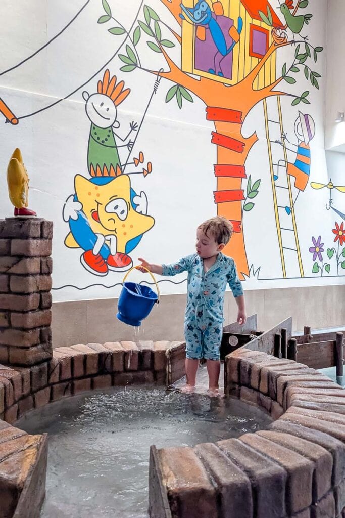 kids swimming pool hotel laurentius