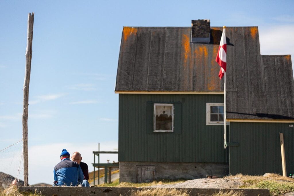 what language do they speak in greenland