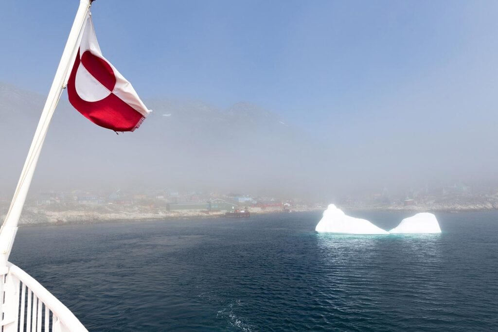 who owns greenland