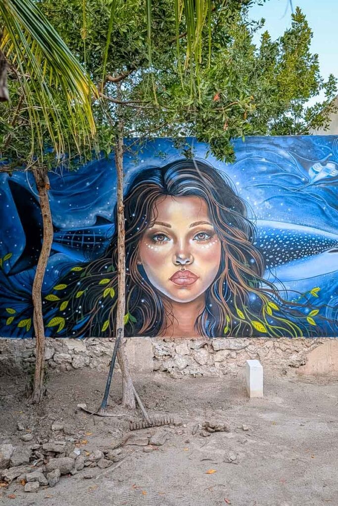 mural in holbox