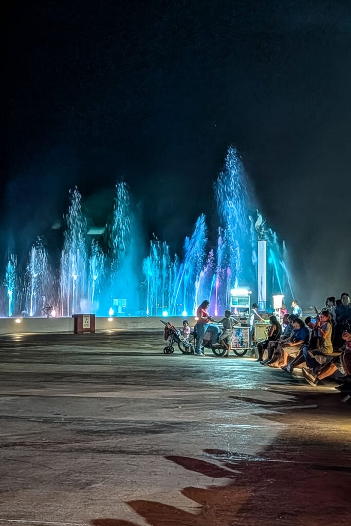 water fountain show campeche