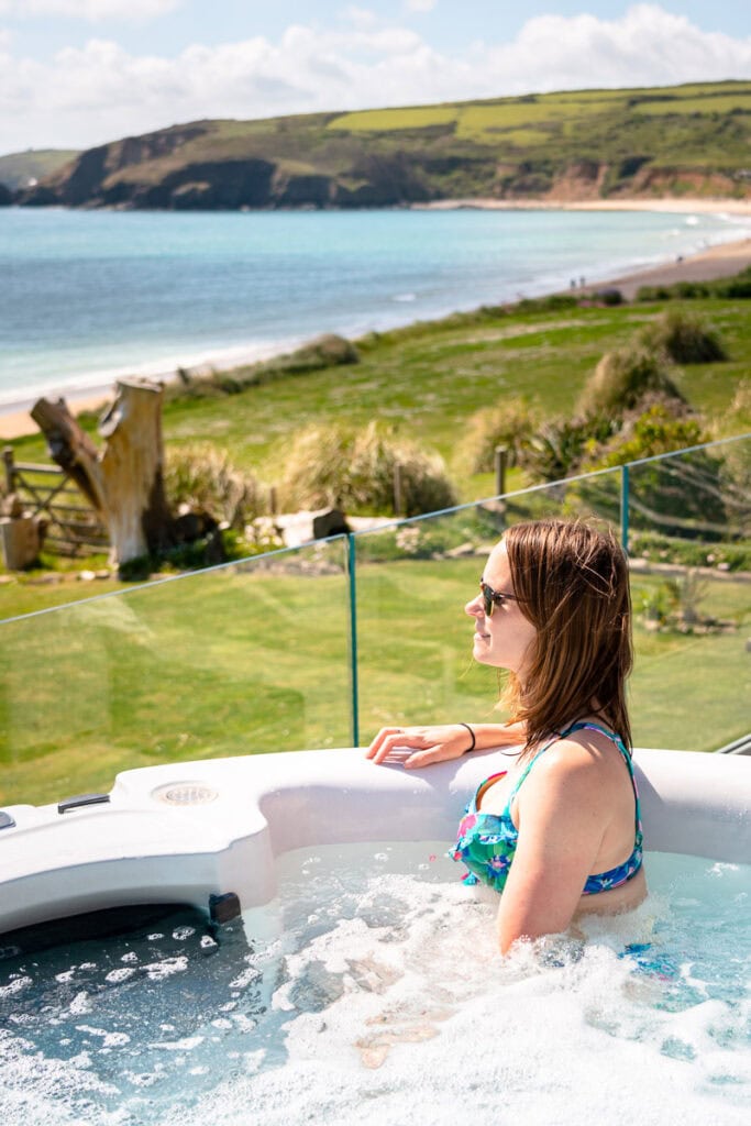 hub tub at four winds overlooking the beach