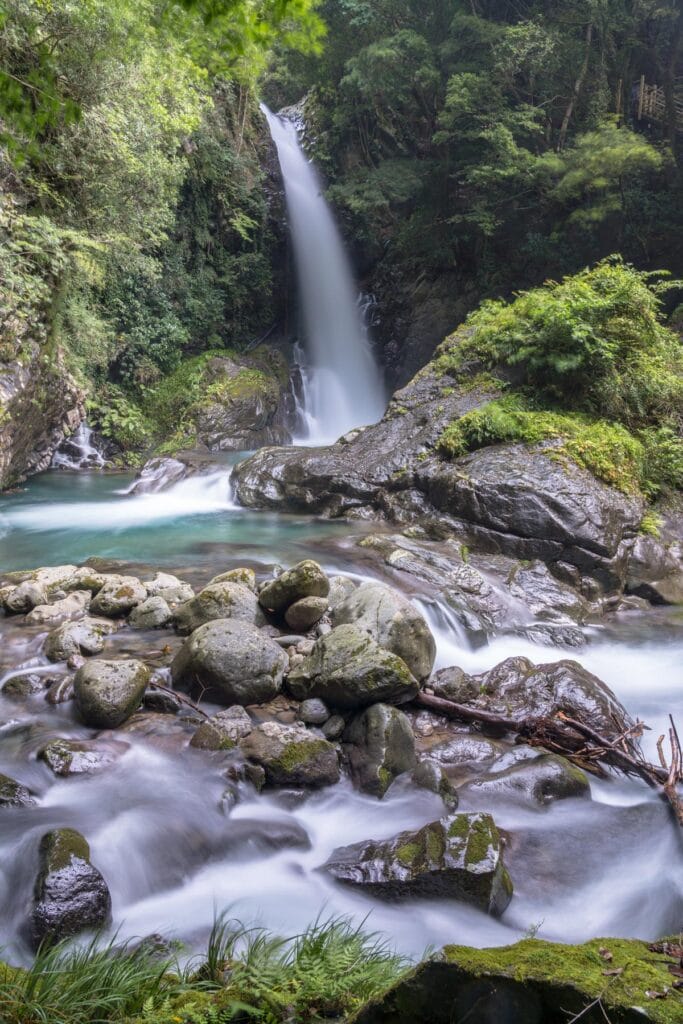 kawaza waterfalls in japan